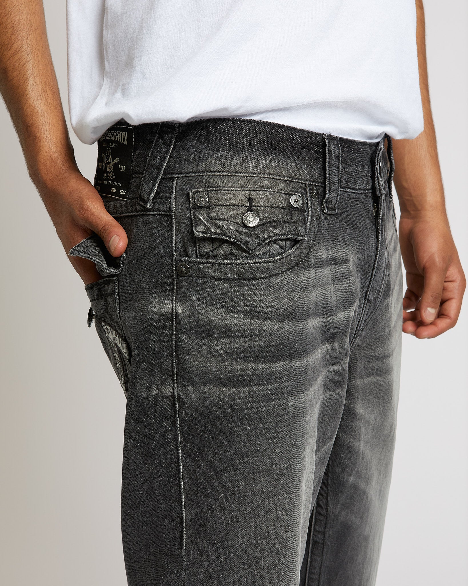 RICKY SN NF EMBROIDERED BANDANA 34" - GREY WASH