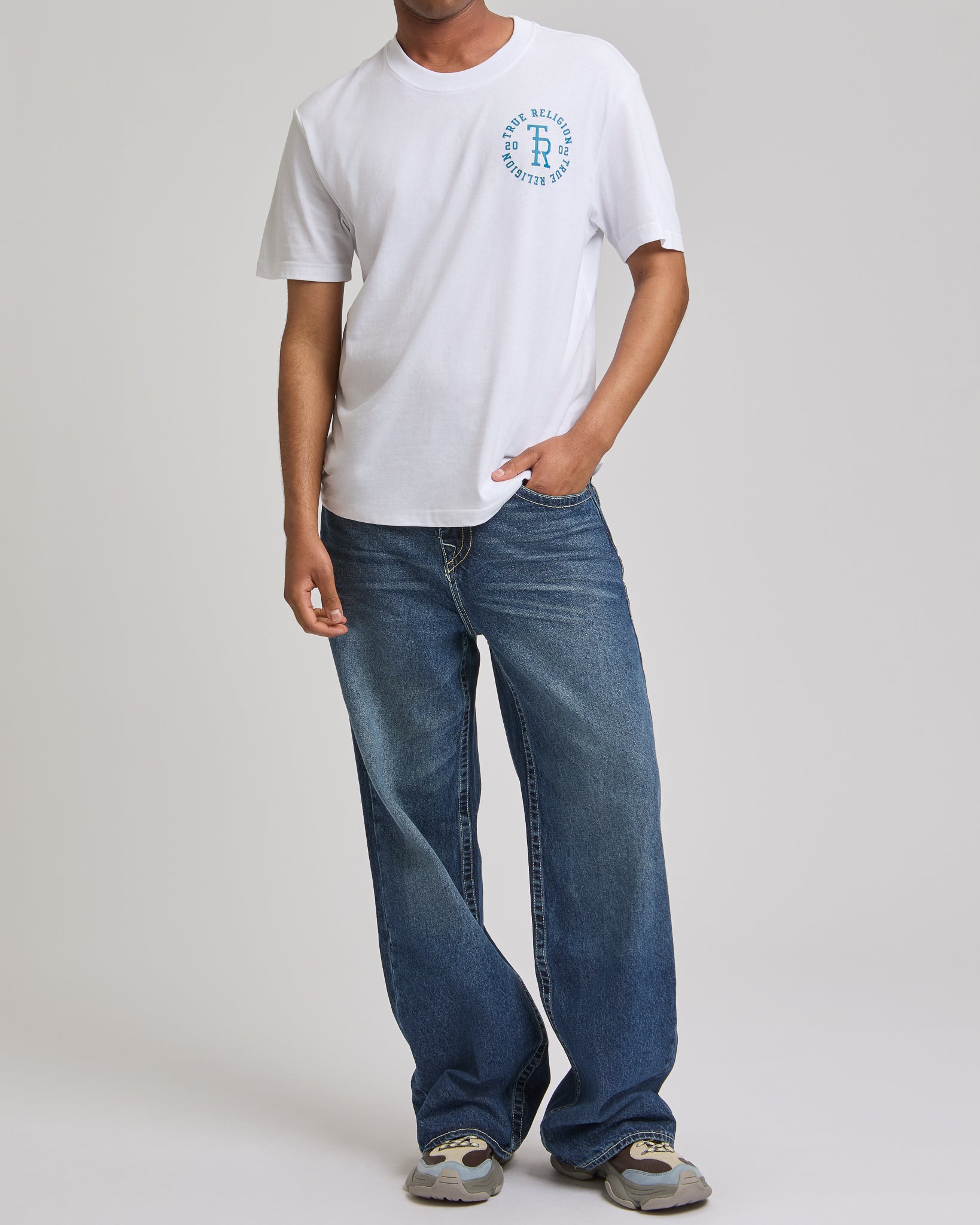 SS STACKED LOGO TEE - OPTIC WHITE